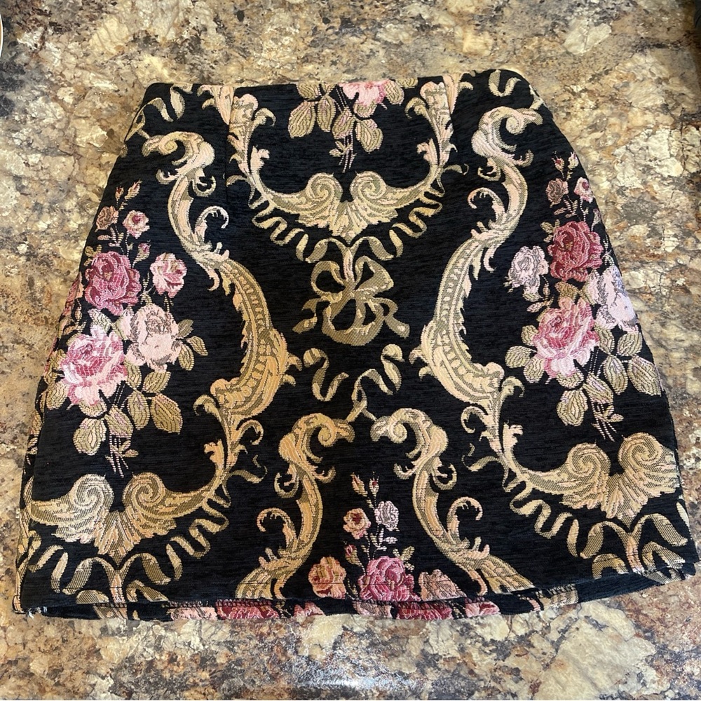 Mi Ami Francesca’s Medium Women’s Floral Skirt Gold Black And Pink - Chloe